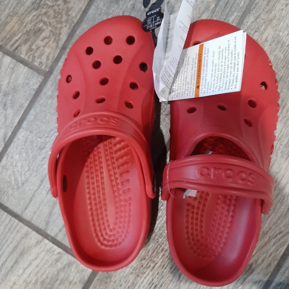 Red Crocks, size 7W/5M
